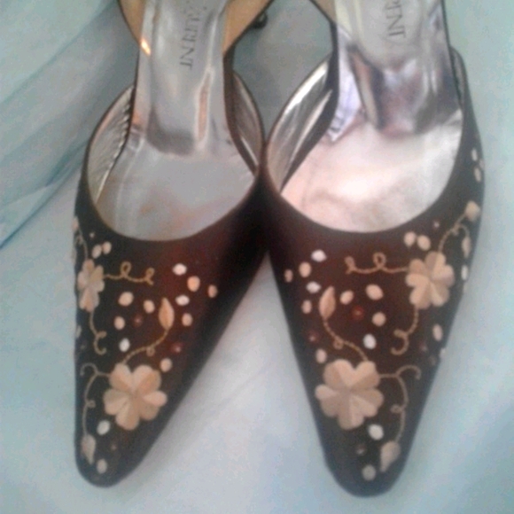 🌼 Yves Saint Laurent 'Safran' Satin Floral Slingbacks 🌼 - Picture 1 of 7